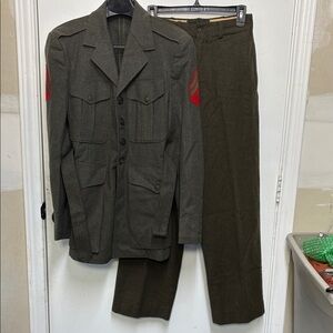 Men's Military-Style Olive Green Field Jacket with Matching Trousers